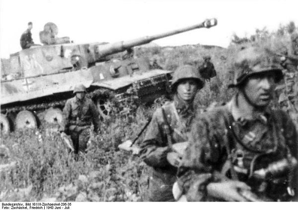 Los soldados de la División de las SS Panzergrenadier